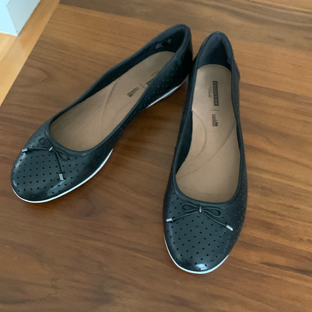 Clarks Black perforated cushion collection ballet flats with bow 12